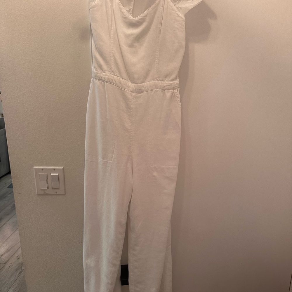 Abercrombie & Fitch white jumpsuit